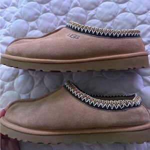 UGG Tasman